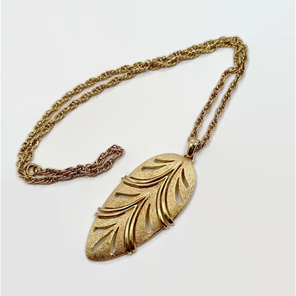 Vintage 70s Gold Tone Leaf Necklace: Mod Brushed Metal Pendant
